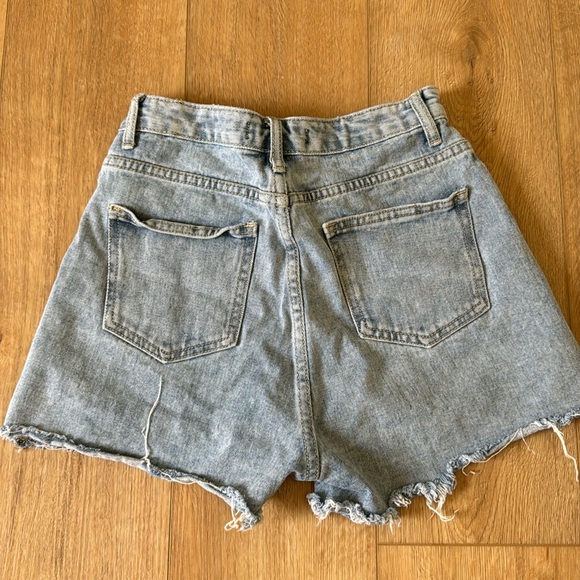The Kript Crossover Waist light wash Denim Jean Shorts - Picture 2 of 3